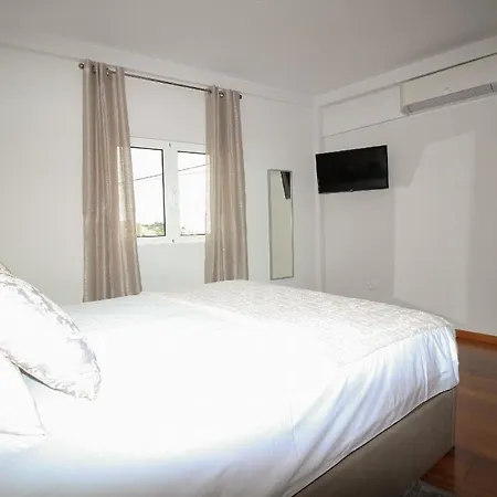Apartment Ferienwohnung Fuer 2 Personen Ca 70 Qm In Cmara De Lobos, Madeira Suedkueste Von Madeira *