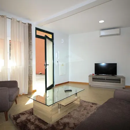 Apartment Ferienwohnung Fuer 2 Personen Ca 70 Qm In Cmara De Lobos, Madeira Suedkueste Von Madeira Camara de Lobos